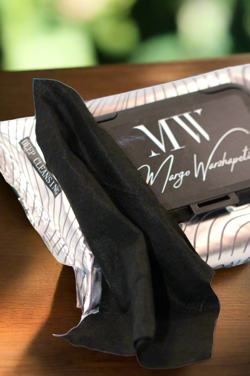 L’Épure Noire by MW - Makeup Removal Wipes
